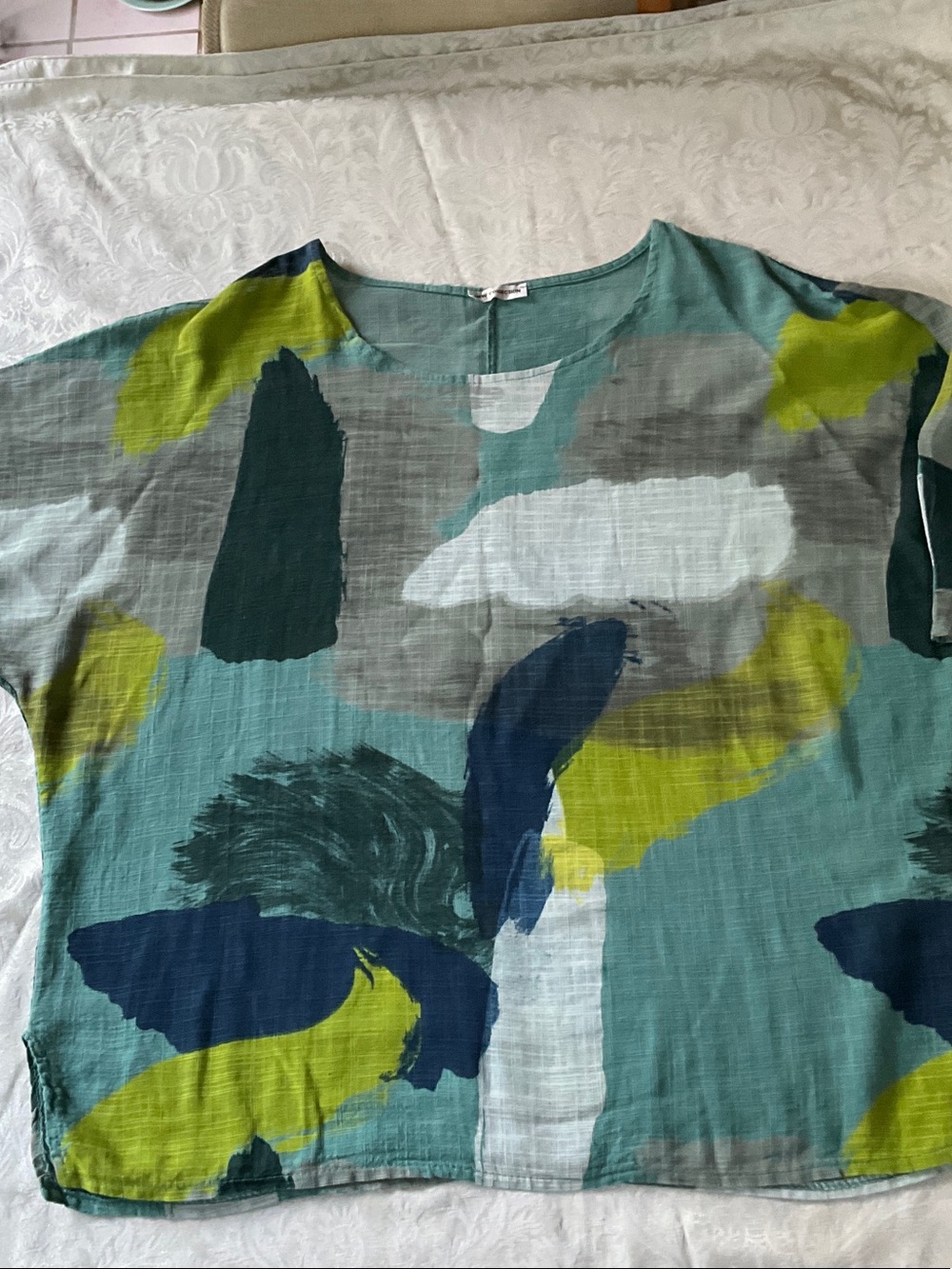 Relaxed Abstract Brushstroke Short Sleeve Top in Teal and Lime